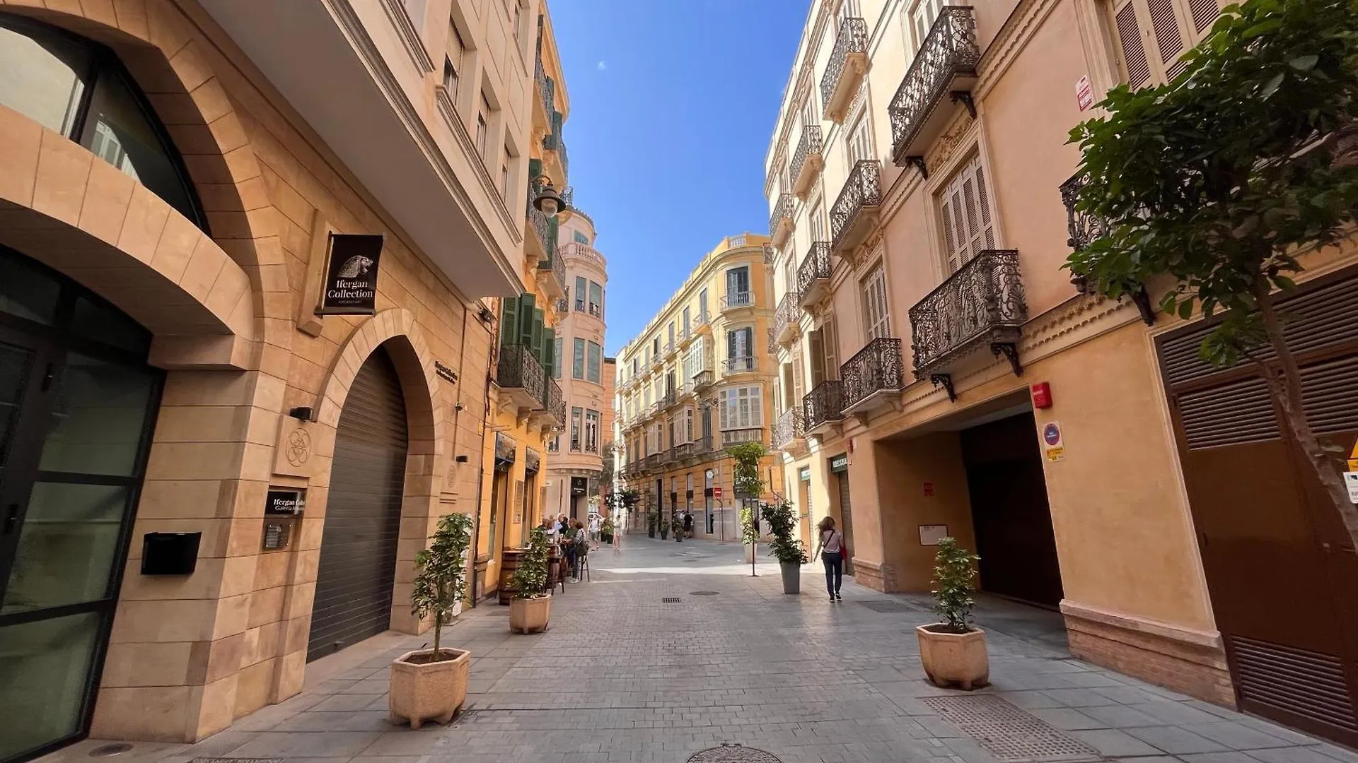 Homely Malaga Felix Saenz Deluxe 0*,  Spain
